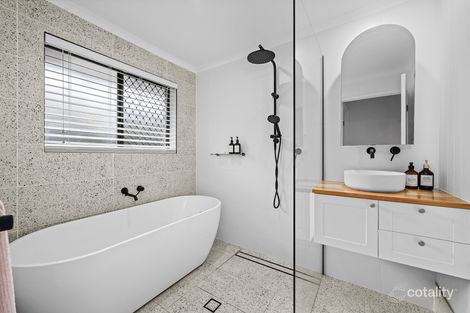 Property photo of 2/96 Yangoora Crescent Ashmore QLD 4214