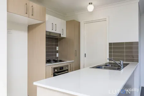 Property photo of 13/4 Annie Douglas Street Casey ACT 2913