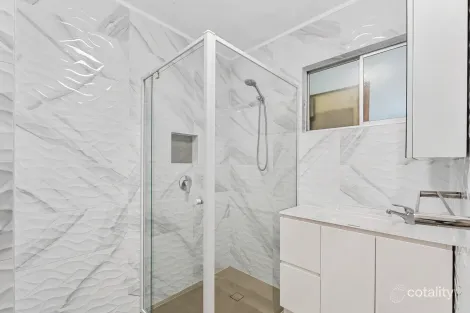 Property photo of 9 Prince Street Beachmere QLD 4510