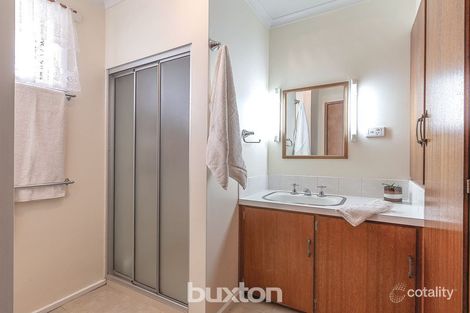 Property photo of 39 Dover Street Wendouree VIC 3355