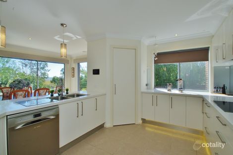Property photo of 11 Olinda Park Rise Lilydale VIC 3140
