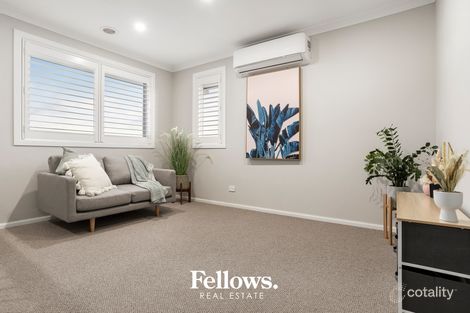 Property photo of 1 Diplomat Crescent Cranbourne South VIC 3977