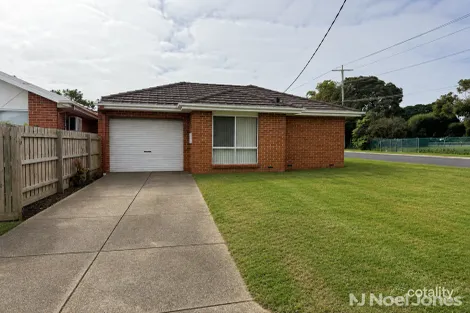 51 SOLANDER ST, DROMANA, VIC 3936