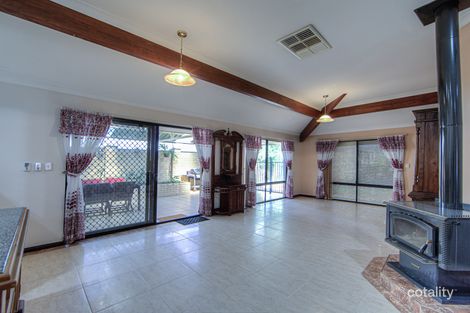 25 Oak Ct, Forrestfield, WA 6058