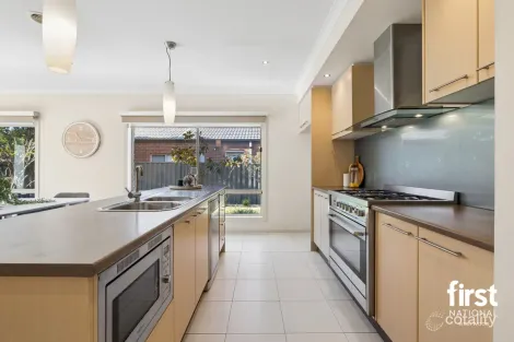 Property photo of 3 Mayesbrook Road Manor Lakes VIC 3024