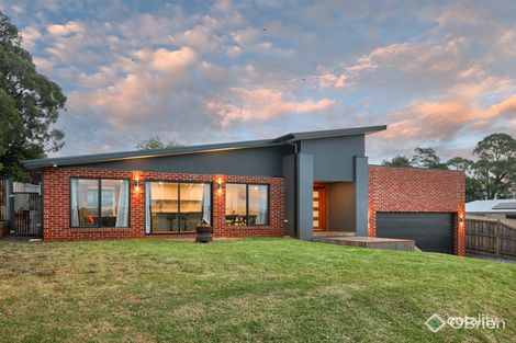 Property photo of 19 Timbertop Crescent Drouin VIC 3818