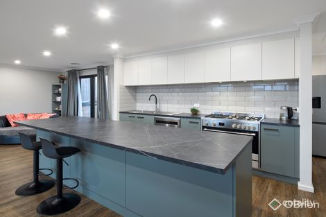 Property photo of 19 Timbertop Crescent Drouin VIC 3818