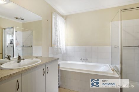 Property photo of 4 Sherwood Place Melton West VIC 3337