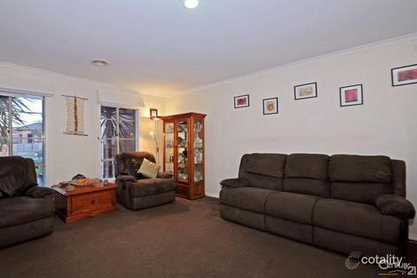 Property photo of 27 Chardonnay Drive Skye VIC 3977
