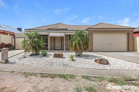 Property photo of 14 Sunray Rise Harkness VIC 3337