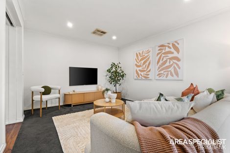 Property photo of 4 Gumleaf Court Cairnlea VIC 3023