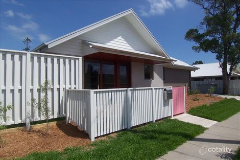 2c Lake St, Warners Bay, NSW 2282