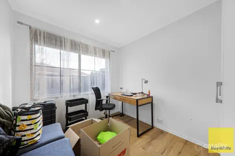 Property photo of 77 Banbury Crescent Craigieburn VIC 3064