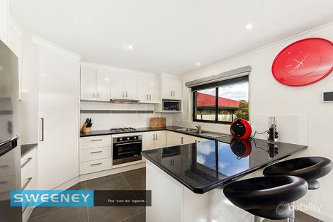 Property photo of 13 Wintersun Drive Albanvale VIC 3021