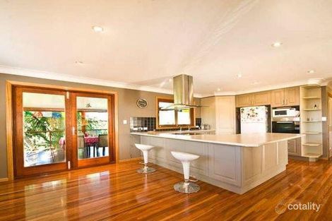 18 Colington St, Mansfield, QLD 4122