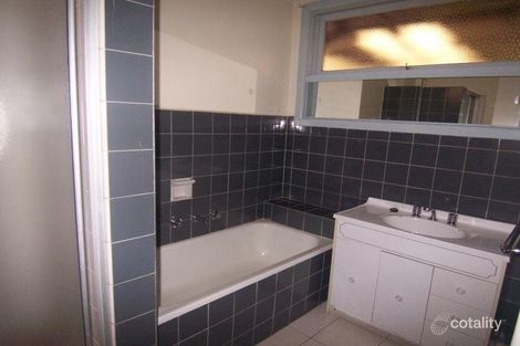 Property photo of 8 Holroyd Court Blackburn South VIC 3130