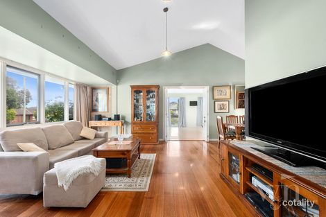 Property photo of 11 Bunarong Drive Frankston VIC 3199