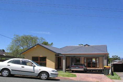 17 Lewis Dr, Figtree, NSW 2525