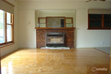 Property photo of 33 Epstein Street Reservoir VIC 3073