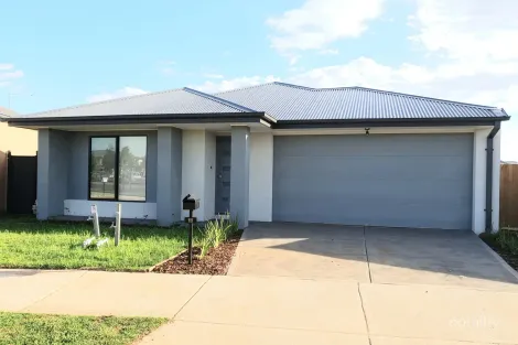 11 Hocston Way, Thornhill Park, VIC 3335