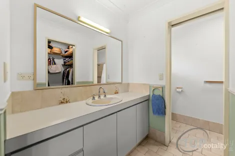Property photo of 6 Carnac Close Riverton WA 6148