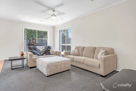 Property photo of 5 French Crescent Caroline Springs VIC 3023
