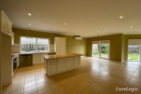 Property photo of 33 Dolphin Crescent Point Cook VIC 3030