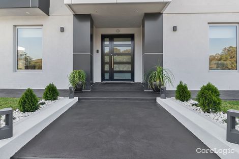 Property photo of 29 Coach Drive Voyager Point NSW 2172
