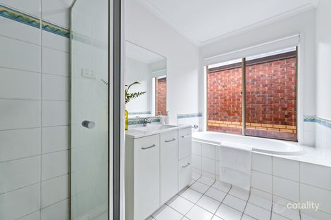 Property photo of 21 May Gibbs Crescent Lynbrook VIC 3975