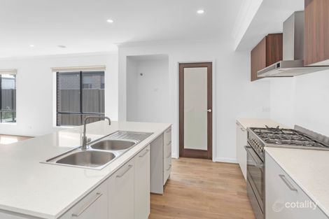 Property photo of 19 Flagstone Street Werribee VIC 3030