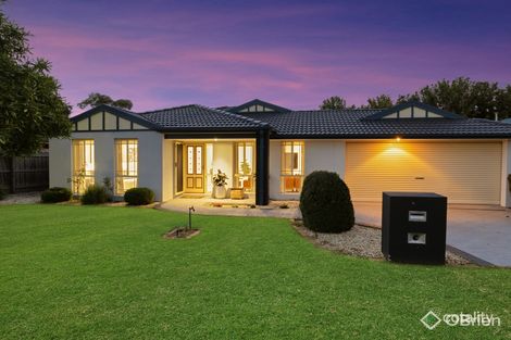 2 Larne Cl, Berwick, VIC 3806