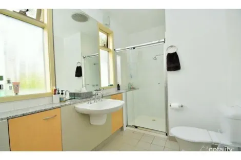 Property photo of 2 Thomas Street Port Melbourne VIC 3207