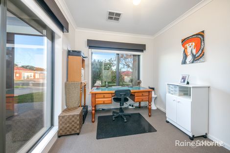 Property photo of 2 Renton Court Sunbury VIC 3429