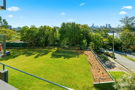 Property photo of 15/36 Jerdanefield Road St Lucia QLD 4067