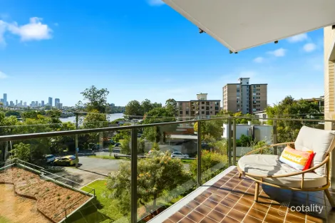 Property photo of 15/36 Jerdanefield Road St Lucia QLD 4067