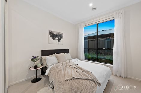 Property photo of 10 Wilkiea Crescent Cranbourne North VIC 3977