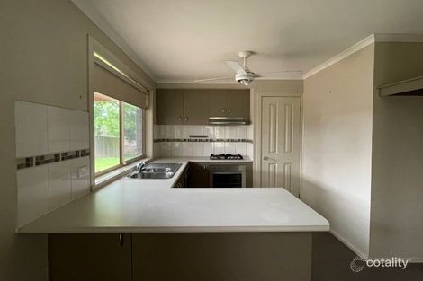 Property photo of 33 Springwater Drive Drouin VIC 3818