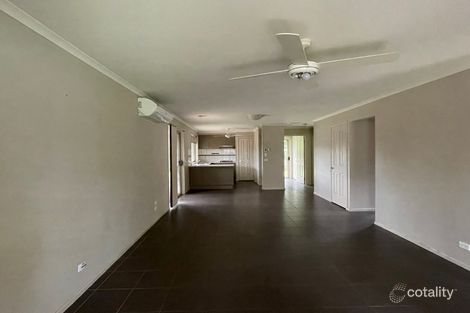 Property photo of 33 Springwater Drive Drouin VIC 3818
