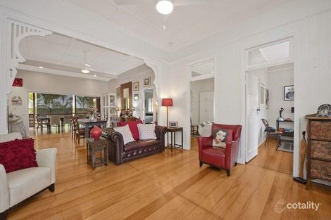 17 Galway St, Greenslopes, QLD 4120