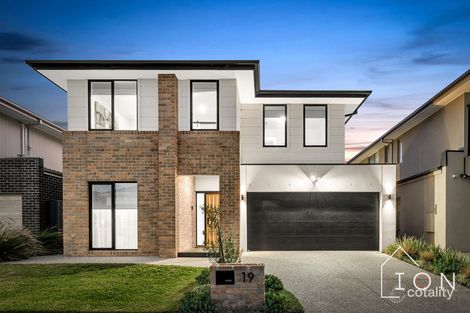 19 Kenana St, Clyde North, VIC 3978