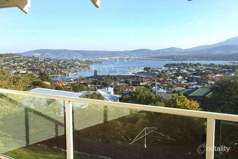 82 Lincoln St, Lindisfarne, TAS 7015