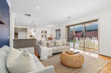 Property photo of 2 Rhone Grove Skye VIC 3977