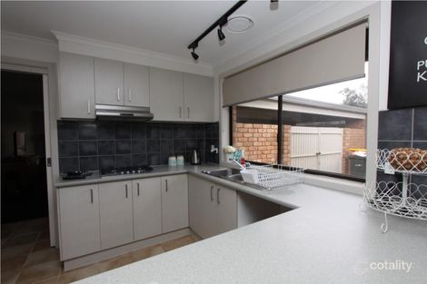Property photo of 18 Davie Crescent Hoppers Crossing VIC 3029