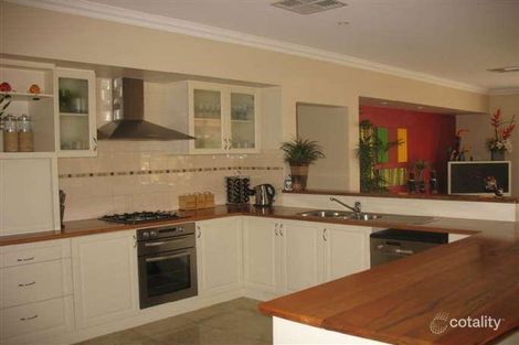 Property photo of 2 Calophylla Way High Wycombe WA 6057