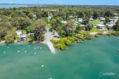 Property photo of 21 Kim Crescent Macleay Island QLD 4184