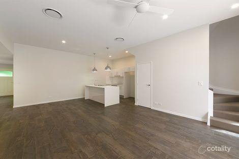 Property photo of 1/11 Ellena Avenue Greenslopes QLD 4120