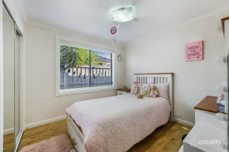 Property photo of 15 Dee Close Prestons NSW 2170