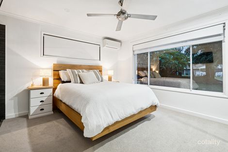 Property photo of 5 Lockhart Place Helensvale QLD 4212