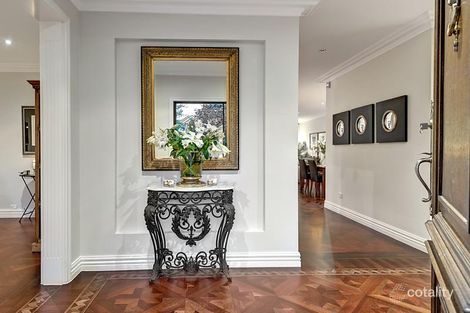 Property photo of 22 Mangarra Road Canterbury VIC 3126