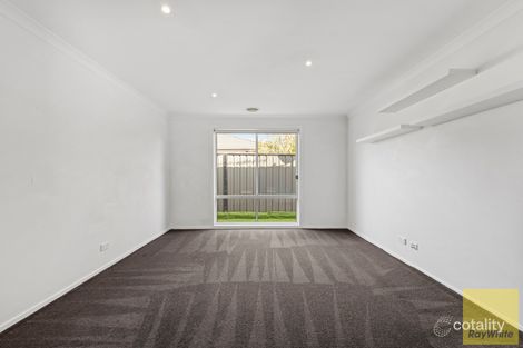 Property photo of 37 Villiers Drive Point Cook VIC 3030